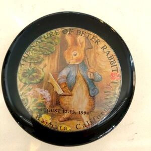 Peter Rabbit VTG Glass Paperweight 1994